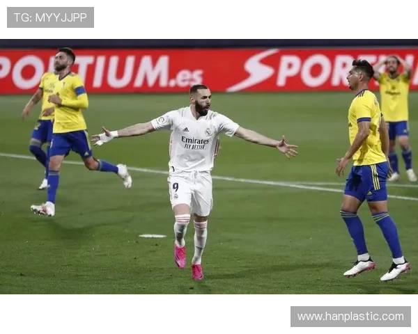 西甲焦点战维尼修斯破门失点 皇马1-2遭瓦伦西亚绝杀逆转